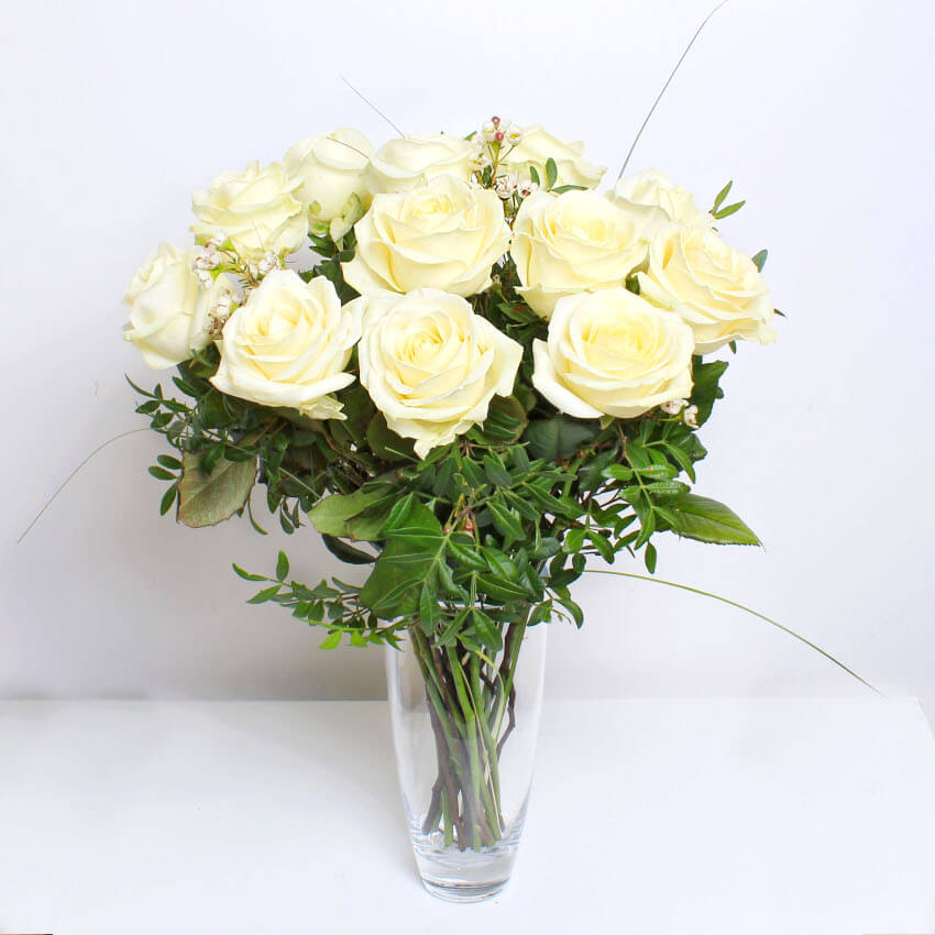 LUXURY 12 WHITE ROSES