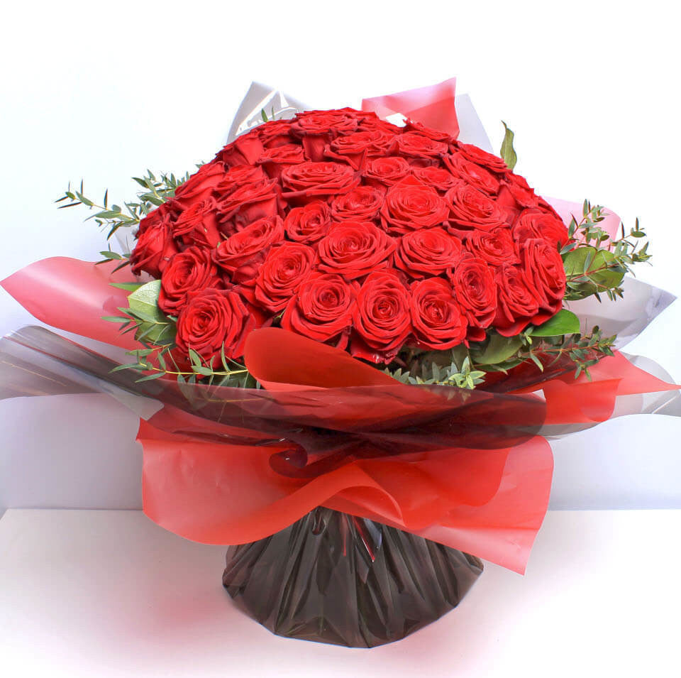 LUXURY 50 RED ROSES